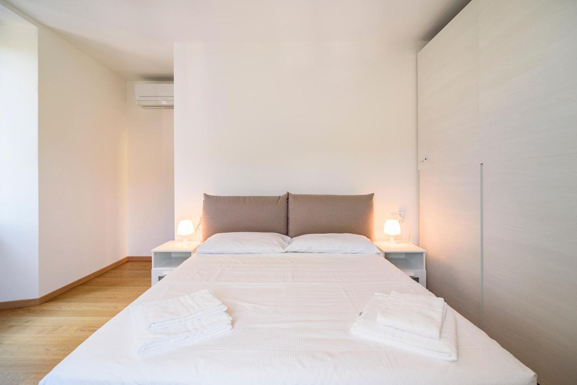 Ferienwohnung Historical Center - Free Parking And Private Terrace Como Exterior foto