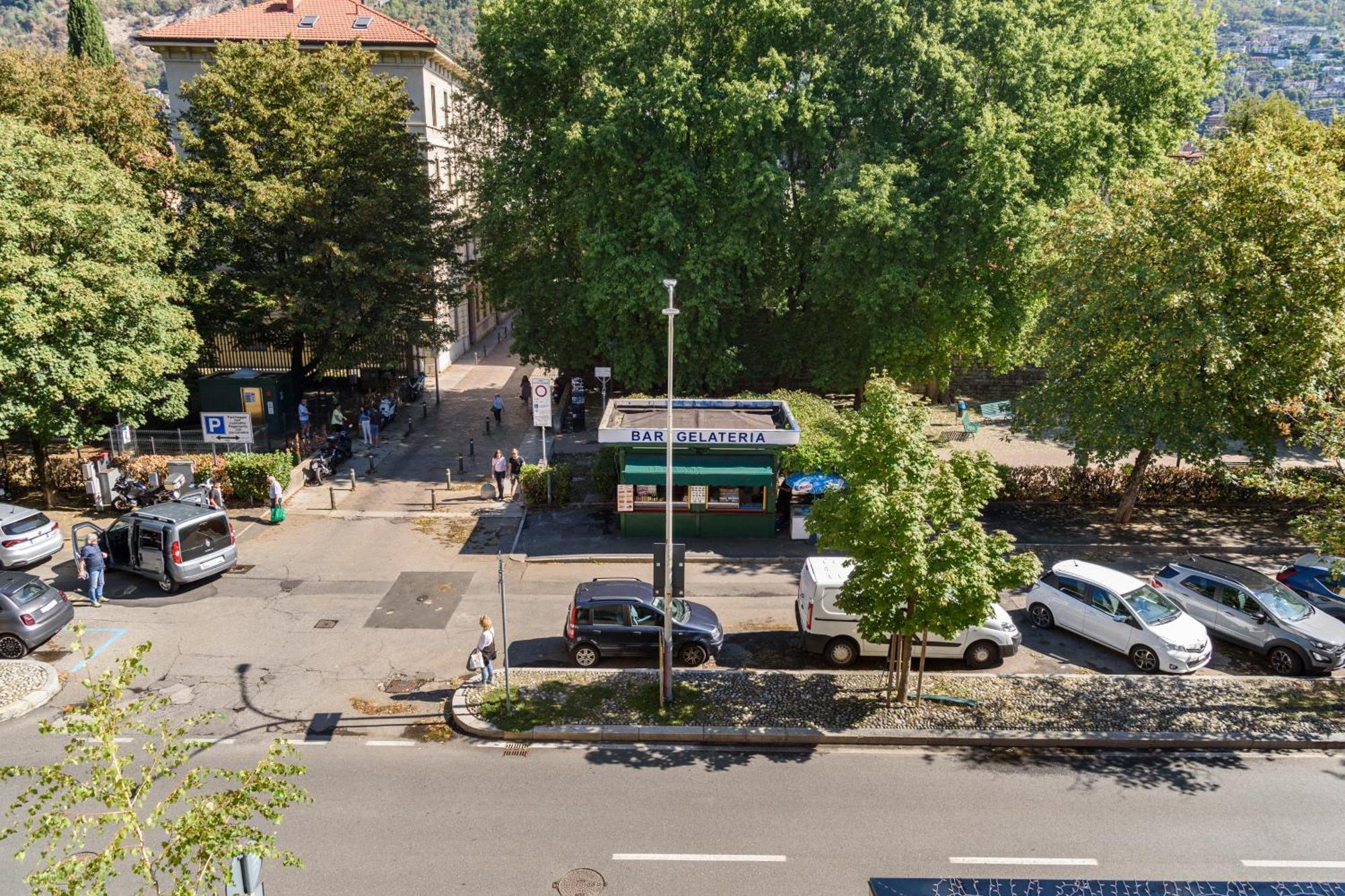 Ferienwohnung Historical Center - Free Parking And Private Terrace Como Exterior foto